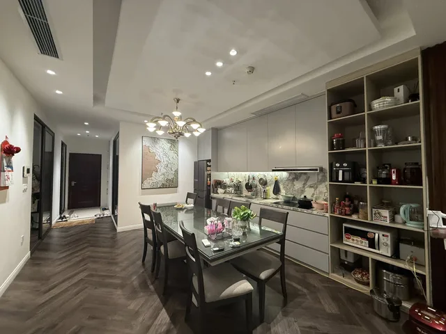 Bán Căn hộ chung cư  Royer city 72 nguyễn trãi. 132m² - 4pn - 2vc.