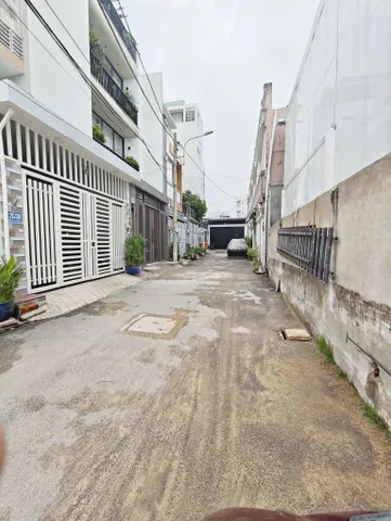 ĐẤT KHÔNG CẦN ĐẸP, CHỈ CẦN Ở ĐÚNG CHỖ, HẺM 5 MÉT SÁT PHẠM VĂN ĐỒNG GIỜ CÒN ĐƯỢC MẤY LÔ