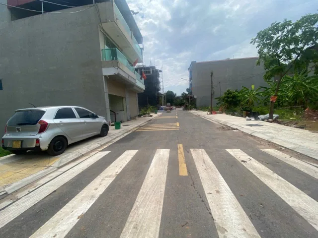 Bán đất giãn dân lãm trại lô góc. Diện tích 186m mặt tiền 11m hướng tây & nam. Phường nam sơn tỉnh bắc ninh