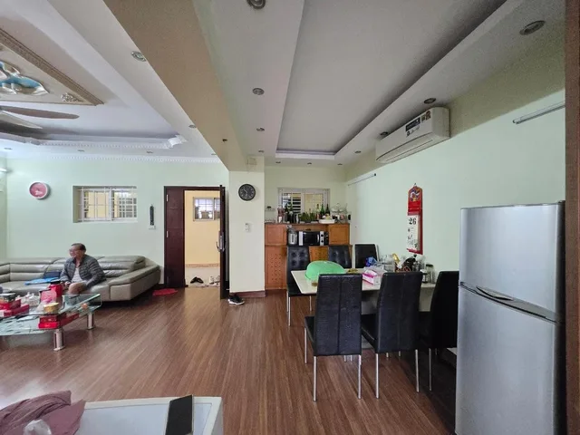 🏢 BÁN CĂN HỘ CT5 ĐN3 MỸ ĐÌNH II – MẶT PHỐ TRẦN HỮU DỰC – 94M² – 3PN 2WC – LÔ GÓC THOÁNG SÁNG – SỔ ĐỎ CHÍNH CHỦ – GIÁ 8,8 TỶ 📕✨

📞 Liên hệ: Nga 0982 318 676.
