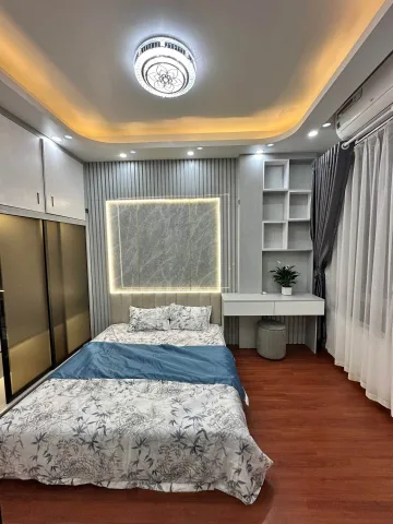 NHÀ ĐẸP PHỐ DI SẢN TÔN ĐỨC THẮNG - NGÕ NÔNG GẦN HỒ - Ở SƯỚNG LỘC PHÁT - 24M2 4 TẦNG - GIÁ CHỈ HƠN 4 TỶ