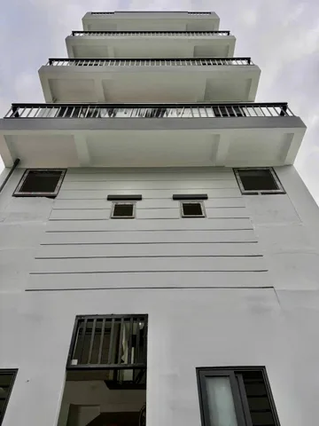 BÁN TÒA CHDV 6 TẦNG CÓ THANG MÁY 24 PHÒNG, GẦN ĐỖ XUÂN HỢP, QUẬN 9 - DT 132M2 - DÒNG TIỀN 135TR - GIÁ 21 TỶ