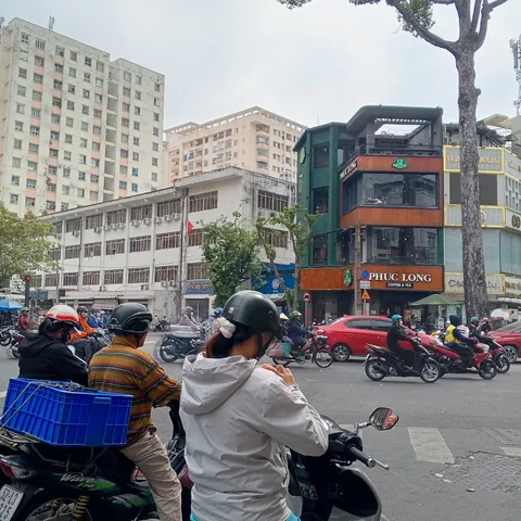Nhà đẹp 5 tầng Hẻm Xe Hơi Q10, 3 mặt hẻm thông thoáng, sát mặt tiền - ngay Ngô Gia Tự, Nguyễn Duy Dương - 6 tỷ