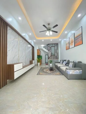 Bán nhà phố Đại Từ, Hoàng Mai, một nhà ra phố, 5 tầng, 43m2, 8.99 tỷ