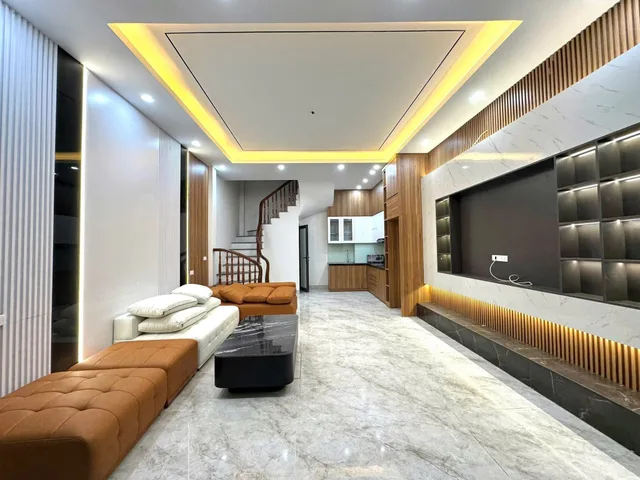 Bán nhà Đại Từ, Hoàng Mai, không quy hoạch, view hồ thoáng mát, 42m2, 5 tầng, 9 tỷ