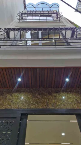 Bán nhà Đại Từ- Hoàng Mai, 1 nhà ra phố, view hồ,40m2, 8.99 tỷ