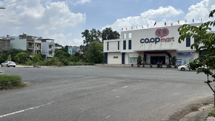 Bán gấp lô đất đường số 5 liền kề KDC phạm văn hai vĩnh lộc b