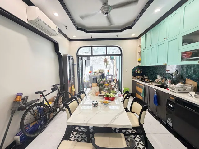 🏡 BÁN NHÀ MỚI XÂY 4 TẦNG – KHU DÂN TRÍ CAO – GẦN SÂN BAY TÂN SƠN NHẤT

✨ Giá bán: 13,5 tỷ (thương lượng chính chủ)