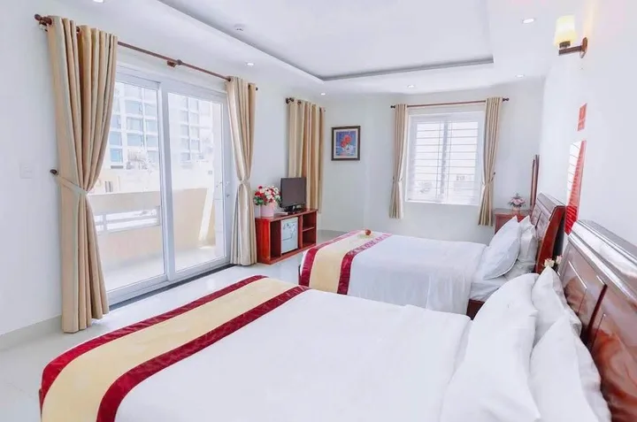 🔥🏨 CHO THUÊ KHÁCH SẠN MẶT TIỀN PHÓ ĐỨC CHÍNH – 32 PHÒNG – CHỈ 300M RA BIỂN BÃI SAU 🔥