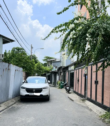 Chủ giảm chào từ 6,15 tỷ về còn 5,3 tỷ, hẻm ô tô Trường Thọ, 200m tới Vành Đai 2 _ 65m2 _ nhà cấp 4