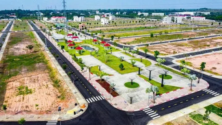 Bán đất  lô gốc tại khu Dân Cư Bắc Sài Gòn giá 750 triệu thương lượng lh 0915956055 đi xem