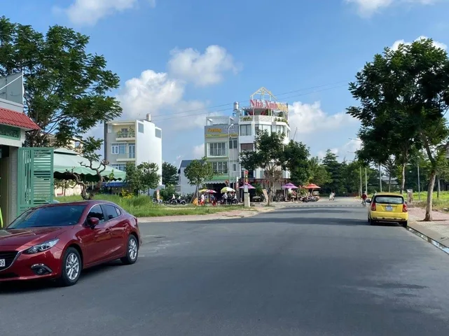 CHỦ CẦN THANH LÝ NHANH ĐỂ CHIA TÀI SẢN 2 CHỊ EM, Bán gấp căn nhà hẻm xe hơi tận cửa đường 1-2 xã Vĩnh Lộc B Bình Chánh.