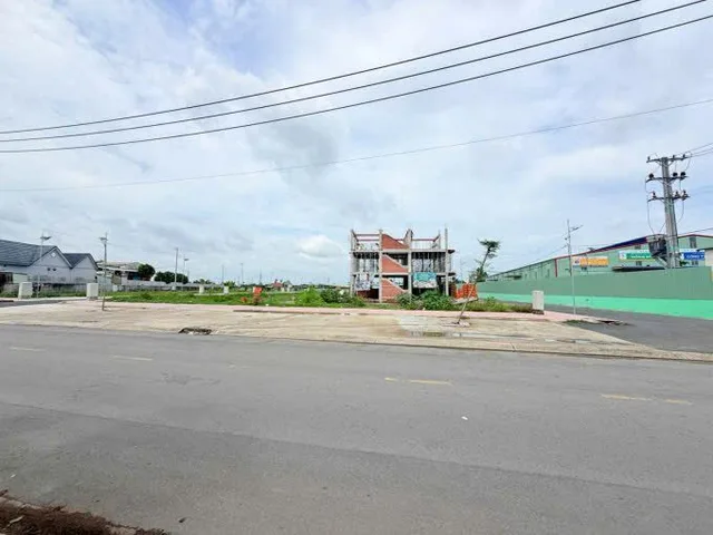 Bán Đất 100m2 có sẵn 100 m2 thổ cư giá 2.05 tỷ tại Xã Bình Chánh TP. Hồ Chí Minh