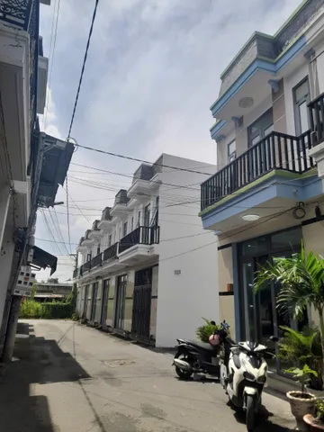Bán nhà có dòng tiền 3,3 triệu/ tháng, cách đường 835D 80m.