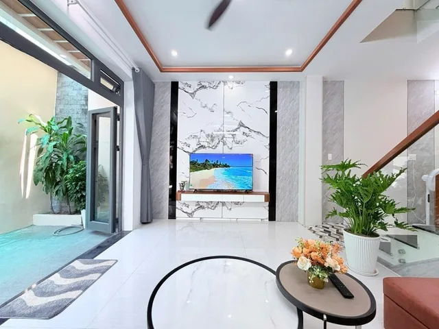 BÁN NHÀ 2 TẦNG NGUYỄN VĂN LINH-  TRUNG TÂM THÀNH PHỐ - GẦN CẦU RỒNG - FULL NỘI THẤT CAO CẤP DỌN VÀO Ở NGAY - GIÁ SIÊU HỜI CHỈ NHỈNH 4 TỶ XÍU