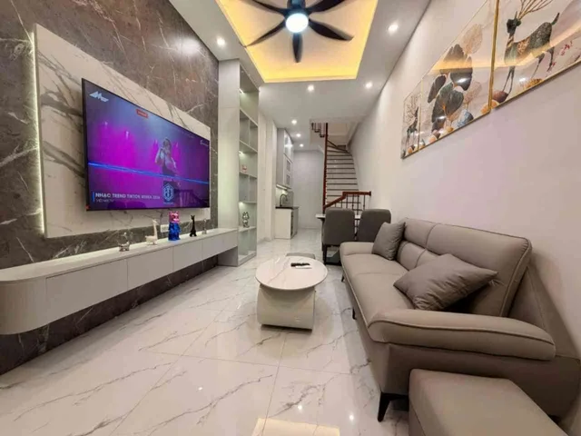 Bán nhà Khương Trung – Giá 7.35 tỷ – DT 30m² x 5 tầng – MT 3.8m – 2 mặt thoáng, Full nội thất thông minh, Sát Vành đai 2.5