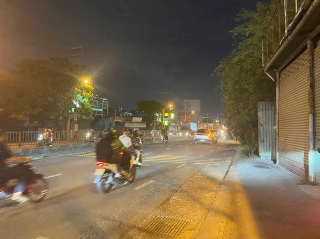 🔥 GIẢM SỐC 1.5 TỶ – GIÁ MỚI CHỈ 6.999 TỶ 🔥
📍 HẺM NHỰA 8M – CHỈ 10M RA QUỐC LỘ 13 MỞ RỘNG
💰 GIÁ CHỈ NHỈNH 60 TRIỆU/M² – THẤP HƠN MẶT BẰNG KHU VỰC ĐẾN 30–40%