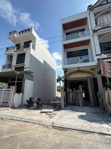 Bán Đất 76,5m2 ( có thêm 32,7m2 ngoài sổ) mặt đường Lê Lợi tại Phường Yết Kiêu Thành phố Hạ Long Quảng Ninh