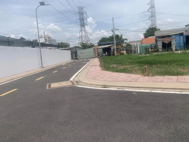 Bán Đất 82m² thổ cư 82m² giá 2.85 tỷ tại Đường Trường Lưu Phường Long Trường Quận 9 TP. Hồ Chí Minh