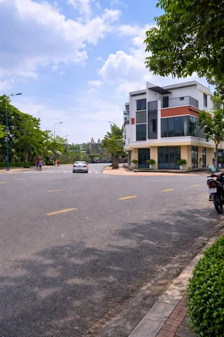 Nhà phố Thuận An GÓC 3 MT đường thông 15m giá đầu tư chỉ 3.95 tỷ/căn