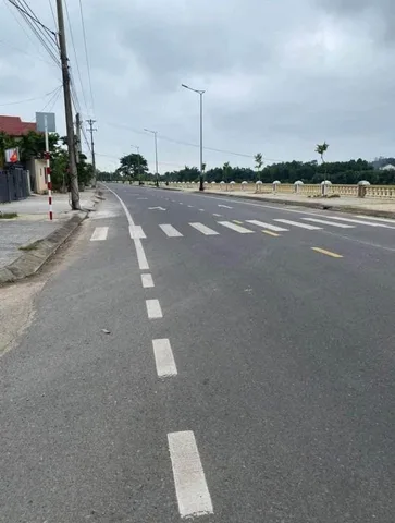 BÁN ĐẤT NỞ HẬU NGÕ HOÀNG DIỆU.
ĐÔNG THANH, ĐÔNG HÀ, QUẢNG TRỊ.