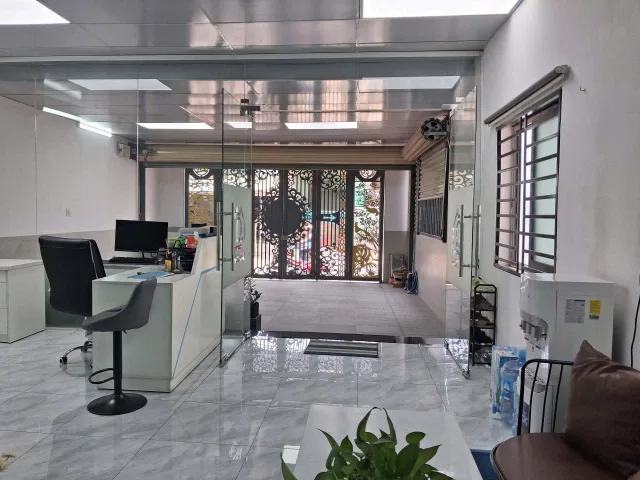 Cho thuê Văn phòng mặt tiền chợ 1A đường công nghệ mới và võ văn vân