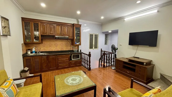 Cho thuê nhà Cảm Hội, Lò Đúc quận Hai Bà Trưng 20M x 4T ĐẸP, FULL ĐỒ, 10M Ô TÔ giá 8.5tr