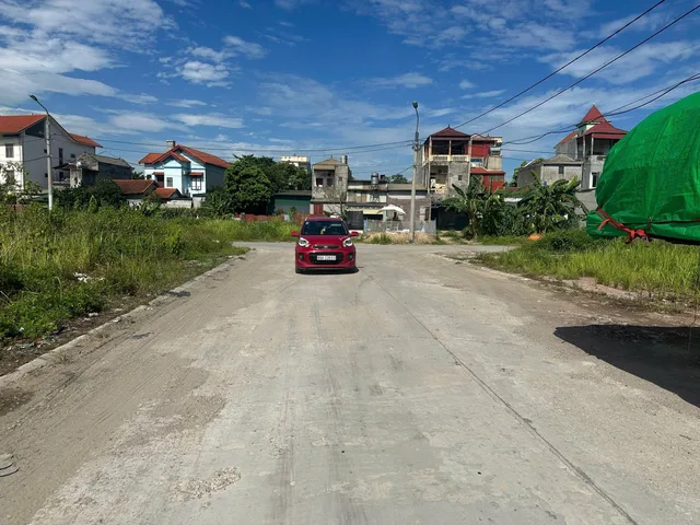 Bất động sản đấu giá ven khu công nghiệp và khu nghỉ dưỡng