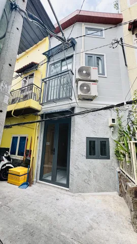 BÁN NHÀ MỚI 2 PHÒNG NGỦ HẺM 368 TÔN ĐẢN QUẬN 4