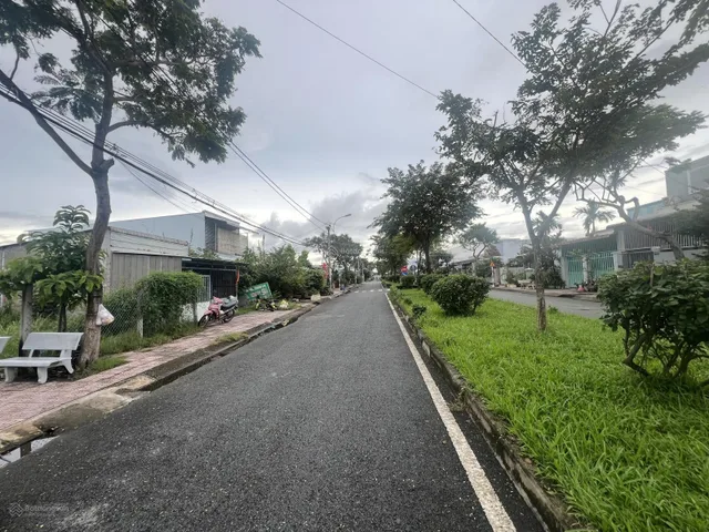 Đất thổ cư đẹp 100% tại KDC Giồng Ao, Cần Giờ - giá 2 tỷ - cách đại đô thị Vinhomes Green Paradise c vài phút - Sổ sẵn