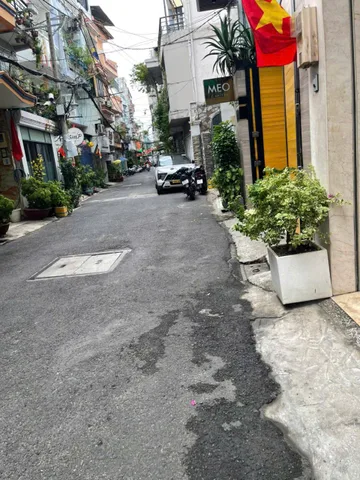 BÁN NHÀ  HUỲNH VĂN BÁNH, PHÚ NHUẬN - 43m² (3.5×12)
 2 TẦNG.