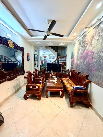 Hạ sốc 1 Tỷ Lạc Trung 50m2 chỉ hơn 10 tỷ