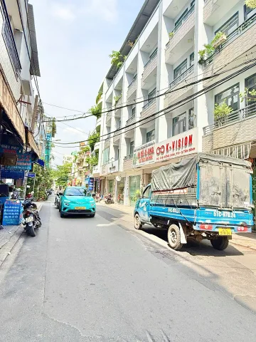 Bán nhà mặt tiền phường 13, Tân Bình - Ngang 4.5m 3 tầng - Kinh doanh đa ngành - 5x tỷ