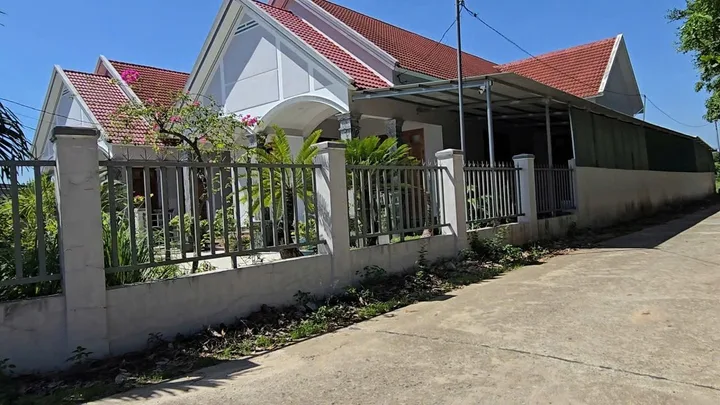 Bán lô góc 2 mặt tiền thổ cư sẵn sổ hồng đường ô tô xã Suối Tiên Diên khánh