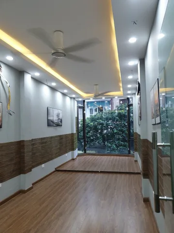 CHÍNH CHỦ bán mặt bằng KD 5 tầng, MB 32m2, ô tô đỗ cửa, KD tốt, mặt ngõ phố Võ Văn Dũng, Quận Đống Đa