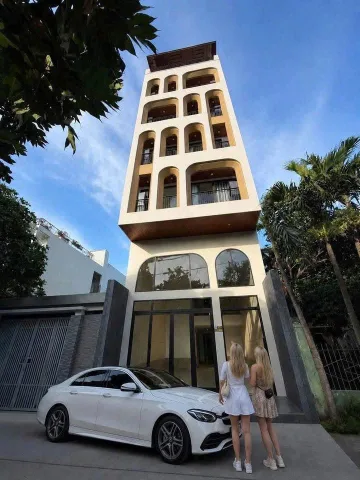 Toà Nhà Dòng Tiền Luxury 180tr/Tháng Gàn Biển Mỹ Khê Giá 3x Tỷ