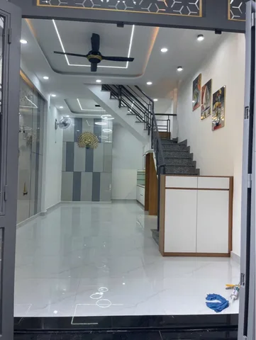 VỊ TRÍ ĐẸP - XE TẢI 5M THÔNG - NHÀ 2 TẦNG MỚI TINH DỌN VÀO Ở NGAY - 40M2 - 4x10M - SỔ ĐẸP HOÀN CÔNG