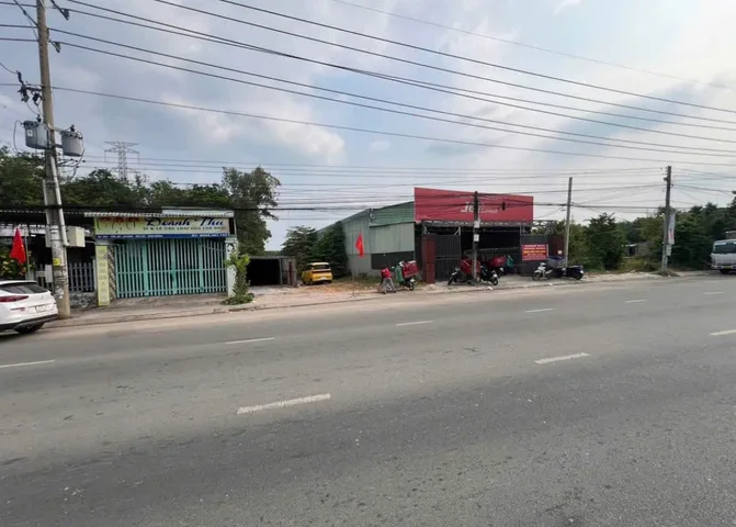 Vợ chồng ly dị cần bán đất 280m2, có 100m thổ cư, vị trí ở Thị trấn Dầu Tiếng, Bình Dương, Gía 525 triệu