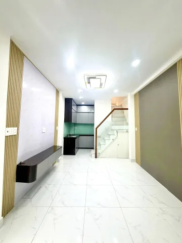BÁN NHÀ LẠC LONG QUÂN QUẬN 11 24M2 3 TẦNG 2PN 3.79 TỶ SÁT MẶT TIỀN
