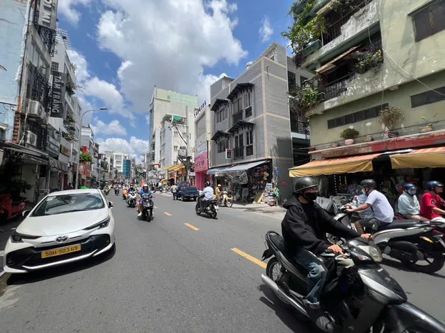 HIẾM Nhà HUỲNH VĂN BÁNH, PHÚ NHUẬN-5 TẦNG