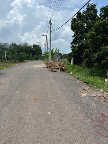 Cần bán lô đất thổ cư 100m2 ngang 10 dài 40 ở huyện Phú Giáo Bình Dương cũ giá 400tr bao sổ