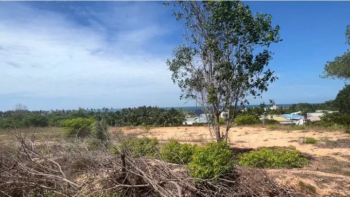 Bán 1000m2 có 800m2 tmdv view biển Hàm Tiến, đường oto. Giá 7 tỷ Lvcc 0982482666