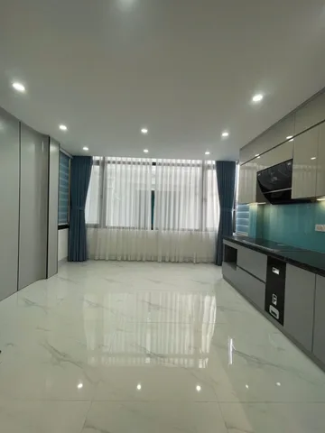 CHính Chủ Mình Bán 
NHÀ PHỐ LẠC TRUNG 5 TẦNG - GẦN PHỐ - HÀNG XÓM TIMES CITY- NHỈNH 6 TỶ

VỊ TRÍ 10 ĐIỂM:  
✅ Cách mặt phố thông LẠC TRUNG - MINH KHAI đúng 1 hàng rào.
✅ Đi bộ 3 phút ra TIMES CITY: Vinschool, Vinmec, TTTM ngay trước mặt  
✅ Trước nh