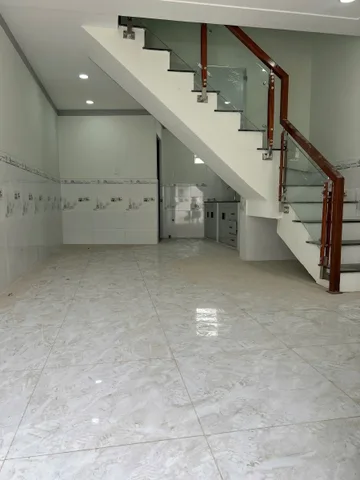 Bán nhà phường Bửu Hoà.Đường xe hơi, 2 mt trước sau thông thoáng.