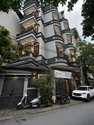 🏡 TIỀN ÍT MÀ VẪN ĐƯỢC HÍT NHÀ THƠM LÀ CÓ THẬT!

🌿 Biệt thự view hồ giữa lòng quận Đống Đa
🚗 Ô tô đỗ trước cửa
🏠 70m² • 5 tầng
💰 Giá chào chỉ 23.9 tỷ