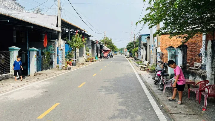 BÁN GẤP LÔ ĐẤT NGANG 10M, VỊ TRÍ TRUNG TÂM LỘC AN, VUÔNG VỨC GIÁ 2TY500