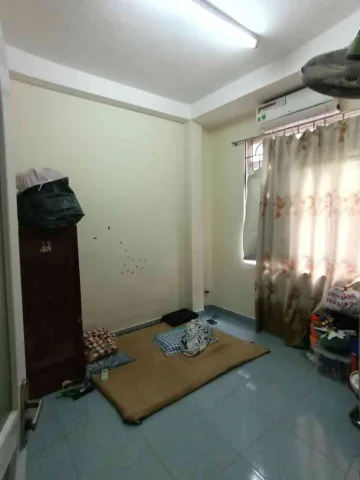 NHÀ ĐỦ CÔNG NĂNG - CHỦ THIỆN TRÍ BÁN.
+ Đường trước nhà rộng. Ngõ thoáng.

  Giáp Bát 22M / 5T / MT  3.3 / giá 5.8 tỷ
gọi cho em để sem nhà:0394337499

* Tầng 1 : Phòng khách, bếp, vệ sinh.
* Tầng 2+3+4: Phòng ngủ và  wc.
* Tầng 5 : Phòng thờ, sân