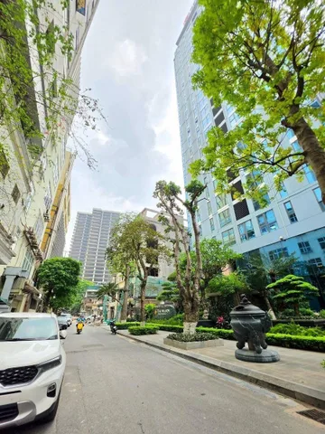 BÁN NHÀ LIỀN KỀ PHỐ LÁNG HẠ. 115M2 XÂY 6 TẦNG. THANG MÁY. GARA Ô TÔ.