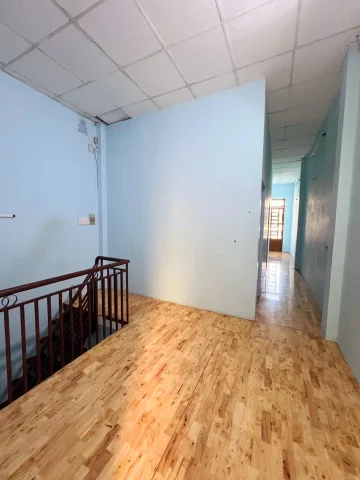 Nhà 2 tầng Bình Tân,4x19, sát chợ,hẻm xe tải 7m,4 tỏi hơn,tiện vừa ở vừa kd nhỏ.