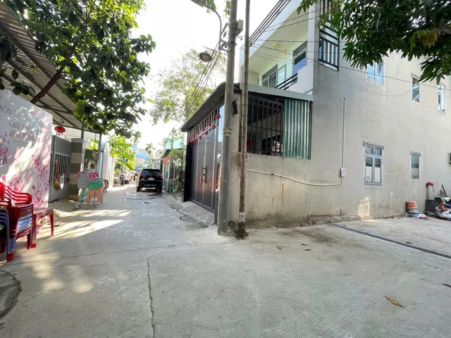 Bán đất ngộp bank giá rẻ 4,25 tỷ - 100m2, hẻm ô tô ngay KDC Tăng Long